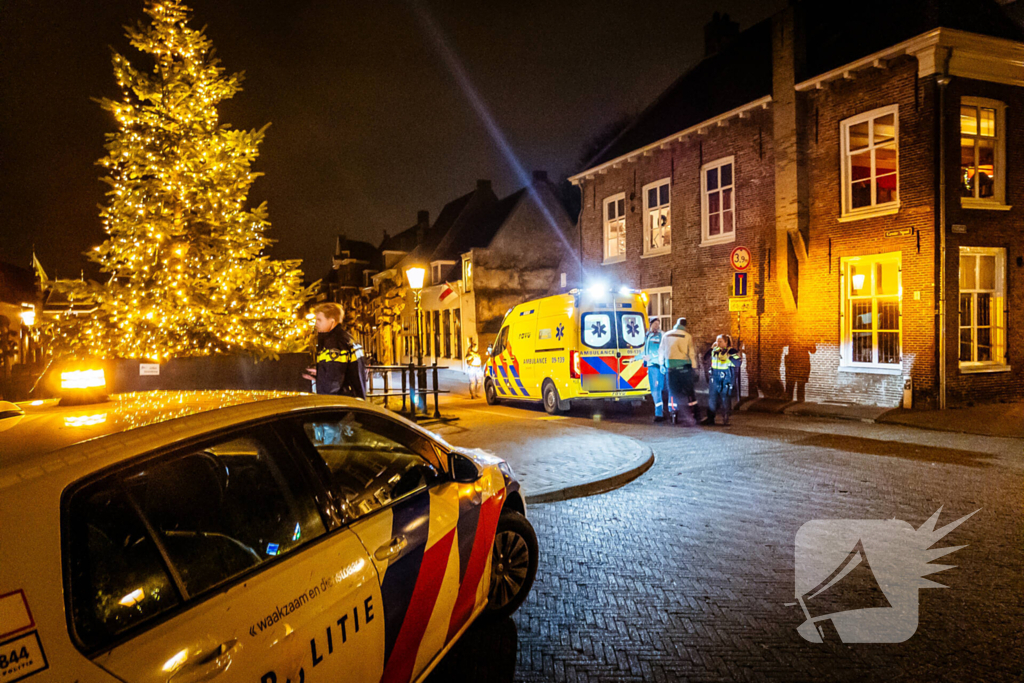 Persoon ernstig gewond op straat