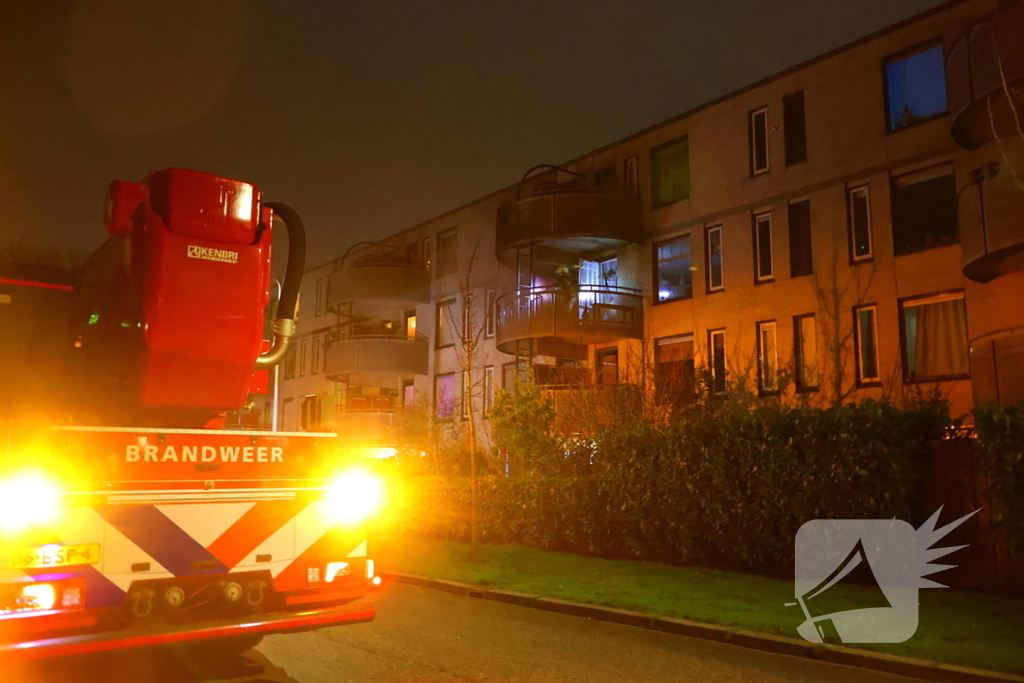 Balkons zwartgeblakerd na brand in appartement