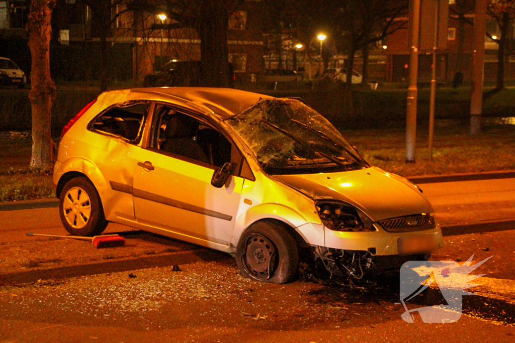 Auto zwaar beschadigd bij ongeval