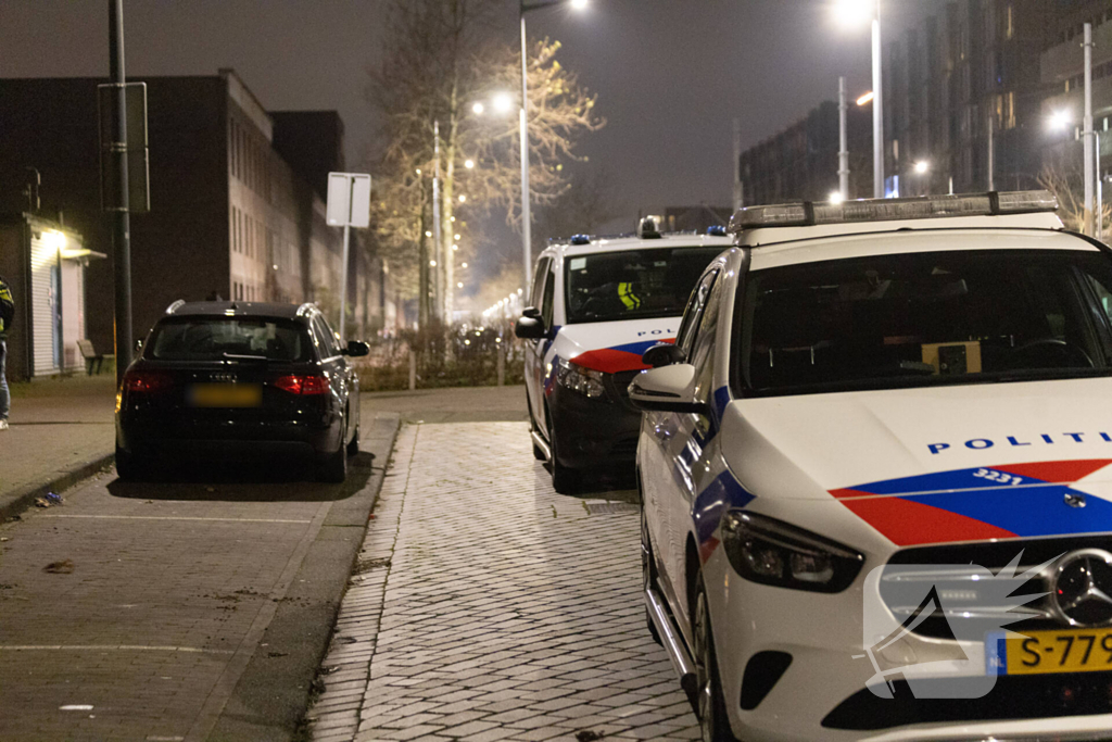 Onderzoek naar brandend object bij woning