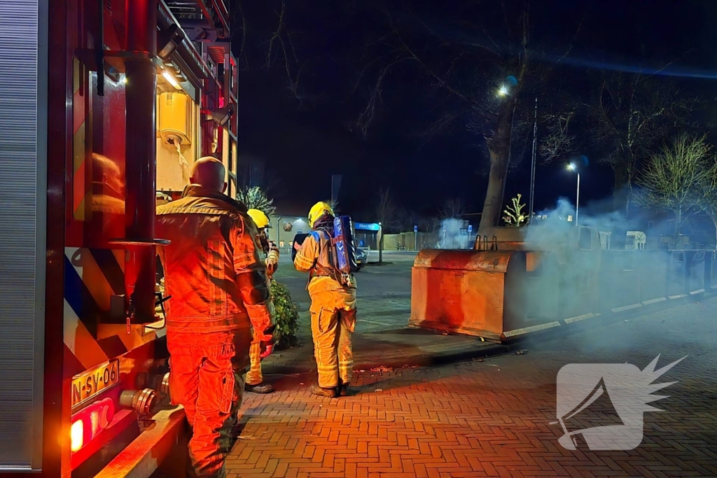 Containerbrand door vuurwerk