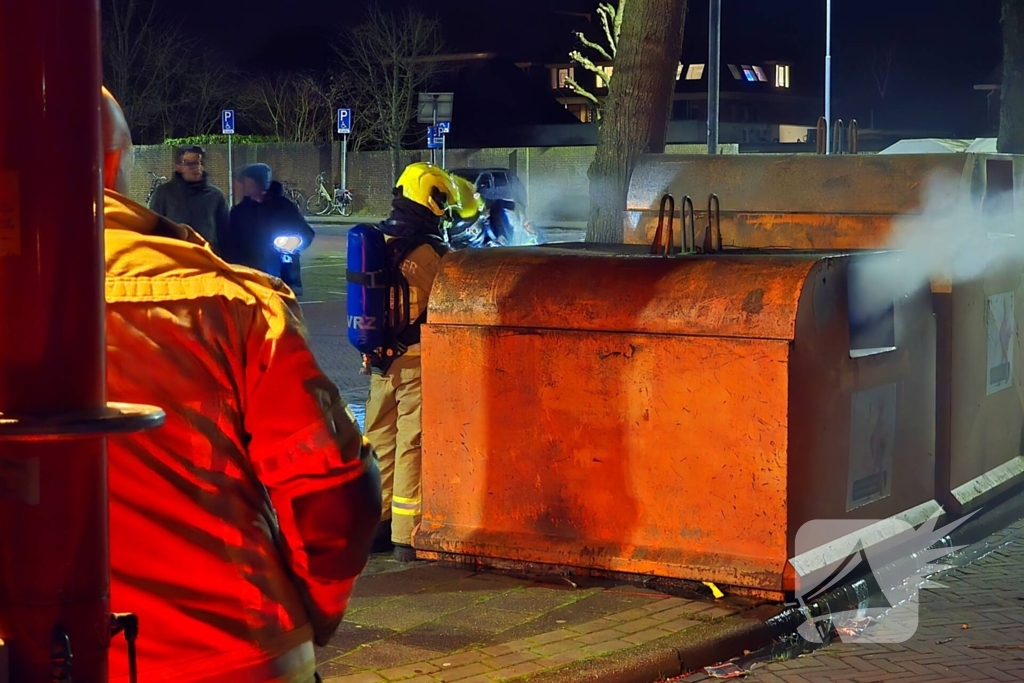 Containerbrand door vuurwerk