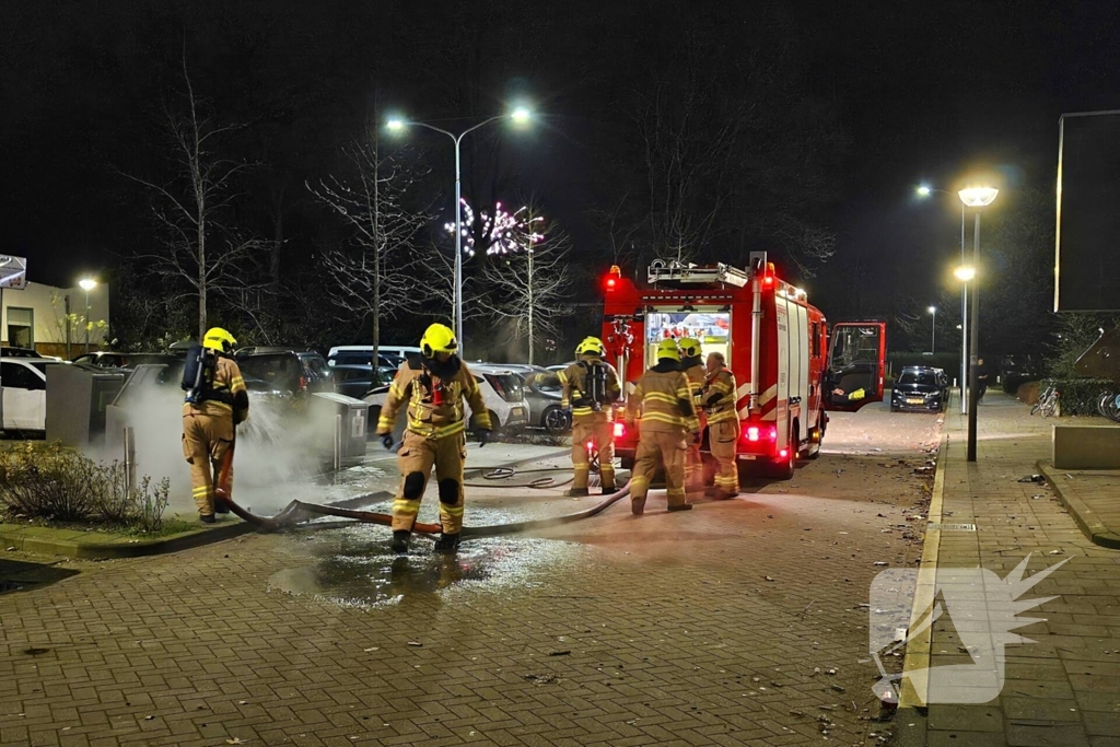 Opnieuw brandende vuilcontainer