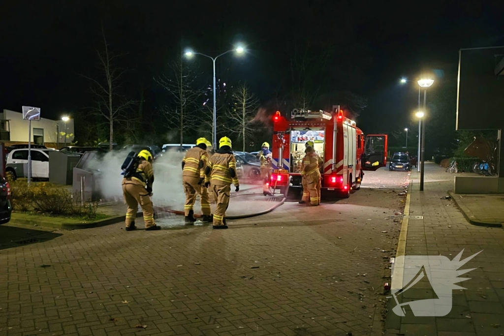 Opnieuw brandende vuilcontainer