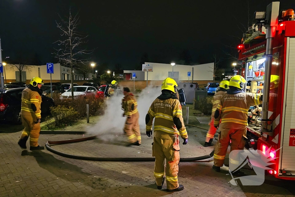 Opnieuw brandende vuilcontainer