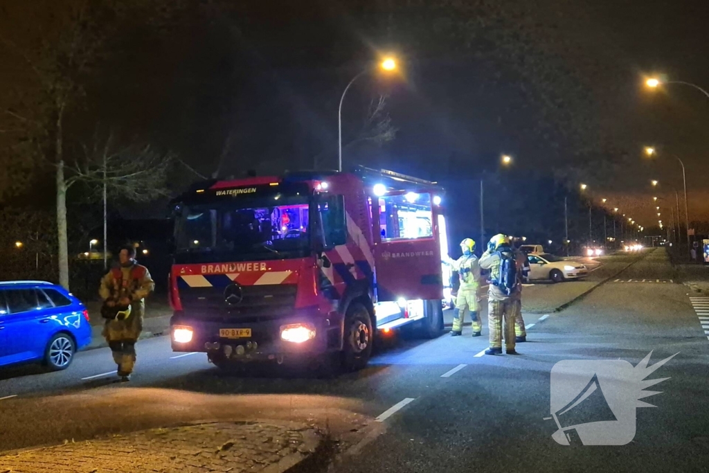 Bestelbus gaat in vlammen op