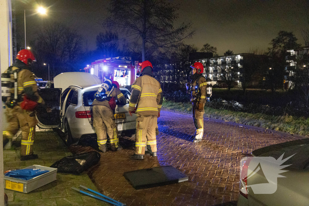 Auto door brand verwoest