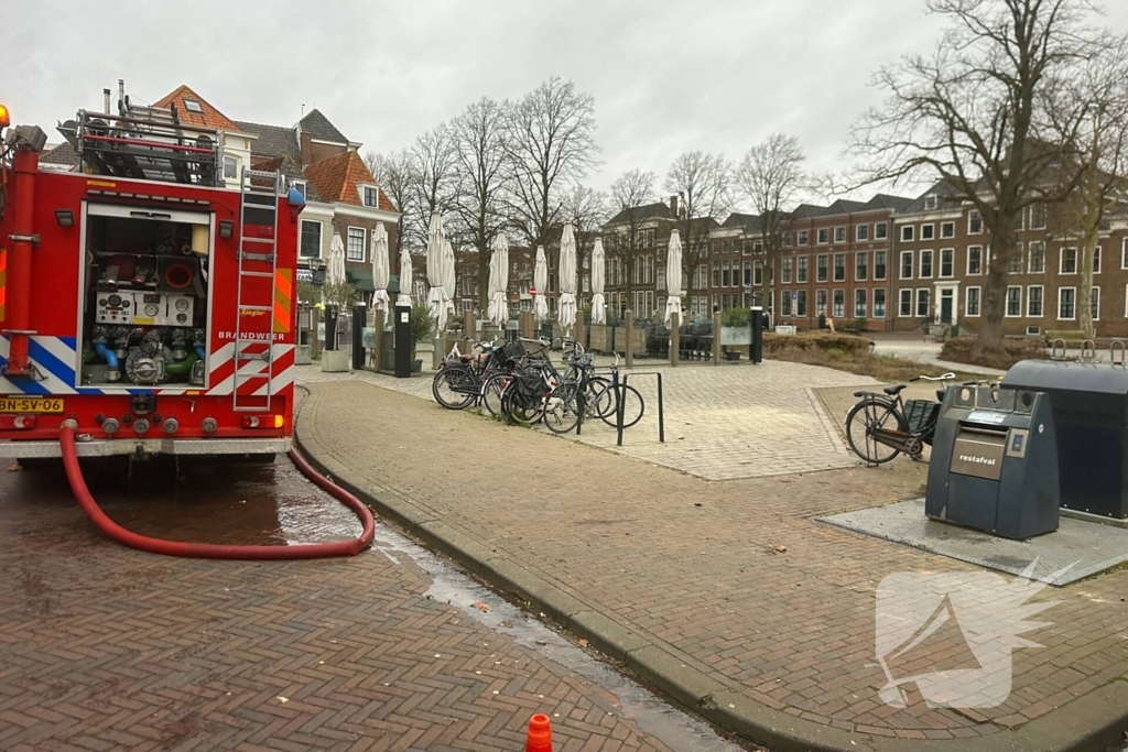 Brandweer ook op nieuwjaarsmiddag bezig met containerbrand