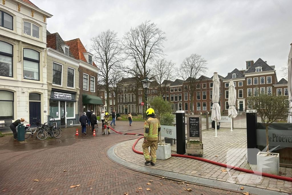 Brandweer ook op nieuwjaarsmiddag bezig met containerbrand