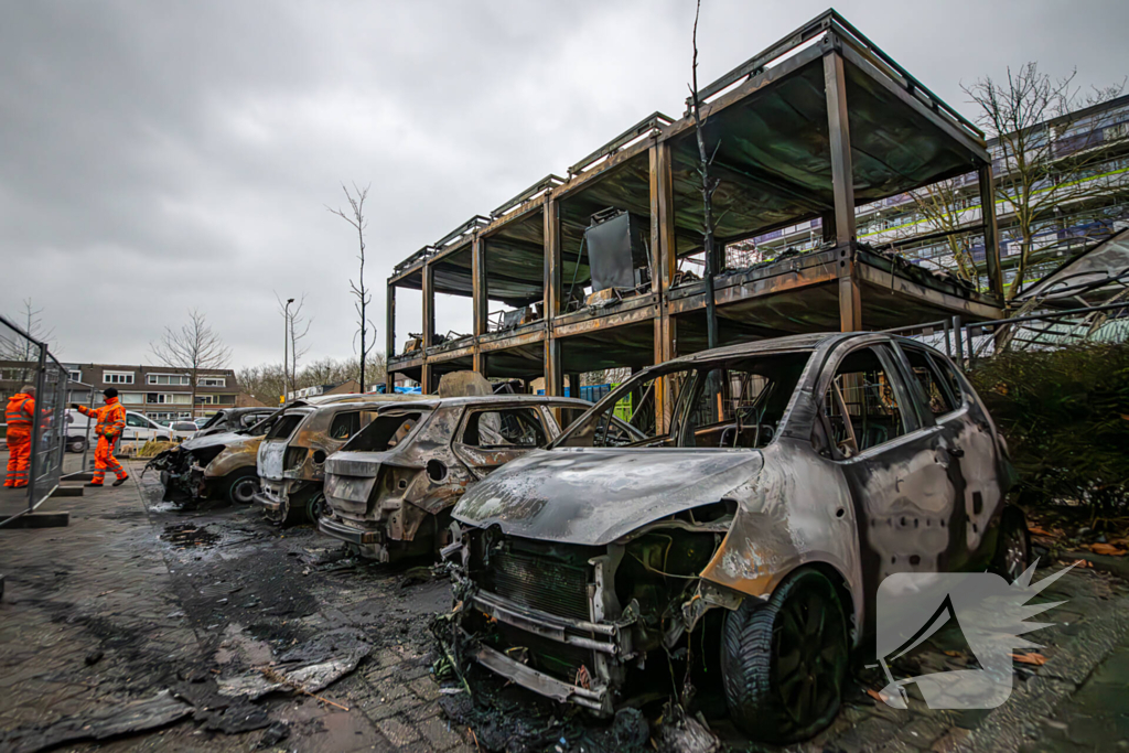 Enorme schade na grote brand in bouwketen