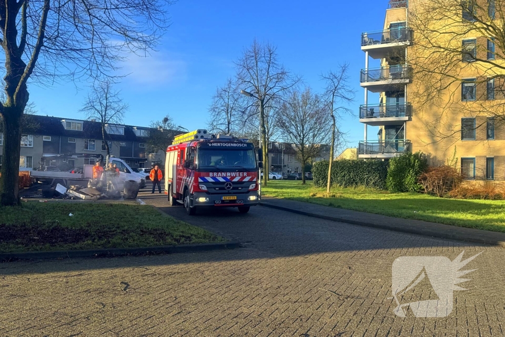 Brand in opgehaald vuurwerkafval snel geblust