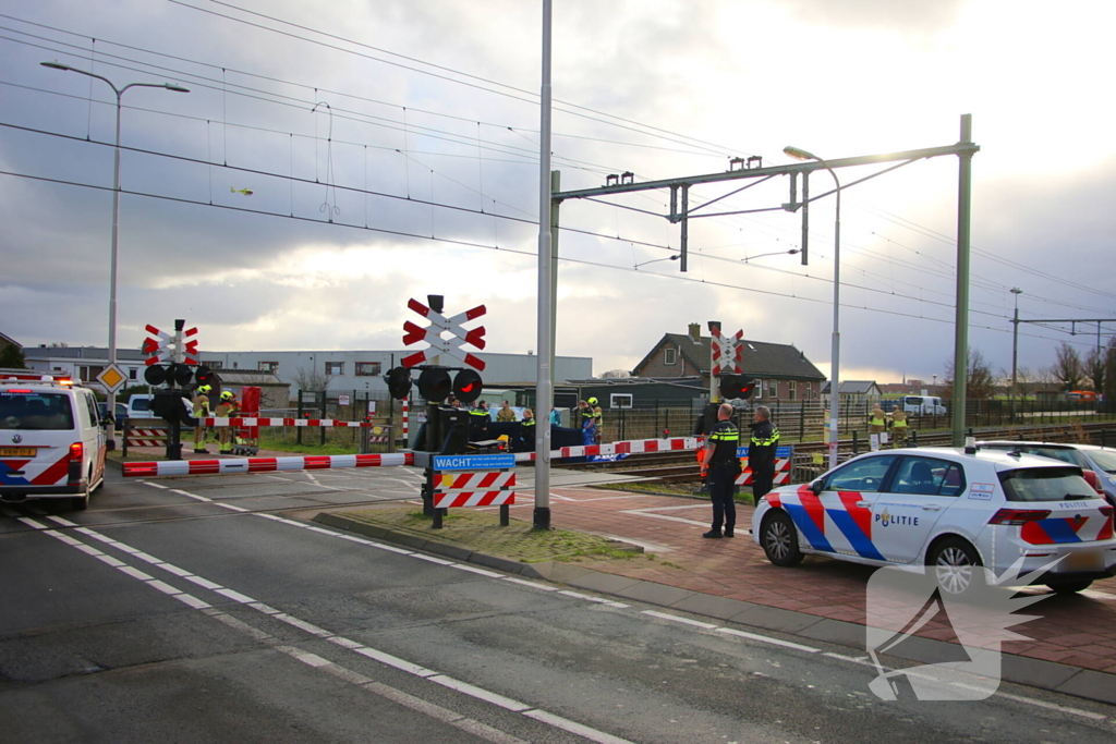 Ernstige aanrijding op spoorwegovergang