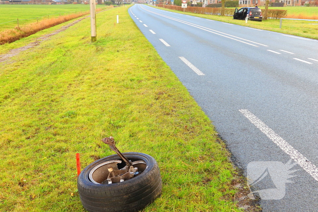 Flinke schade bij botsing tussen twee personenwagens