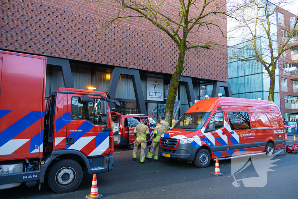 Zwembad ontruimd om sterke chloorlucht