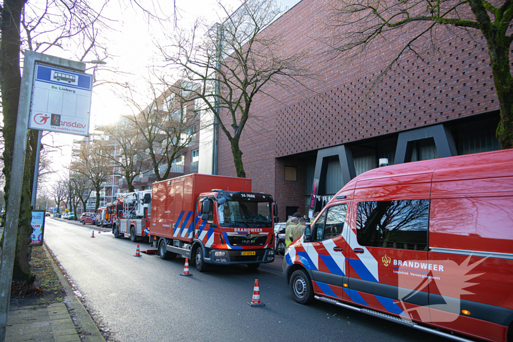 Zwembad ontruimd om sterke chloorlucht