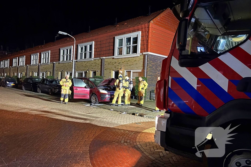 Autobrand snel onder controle