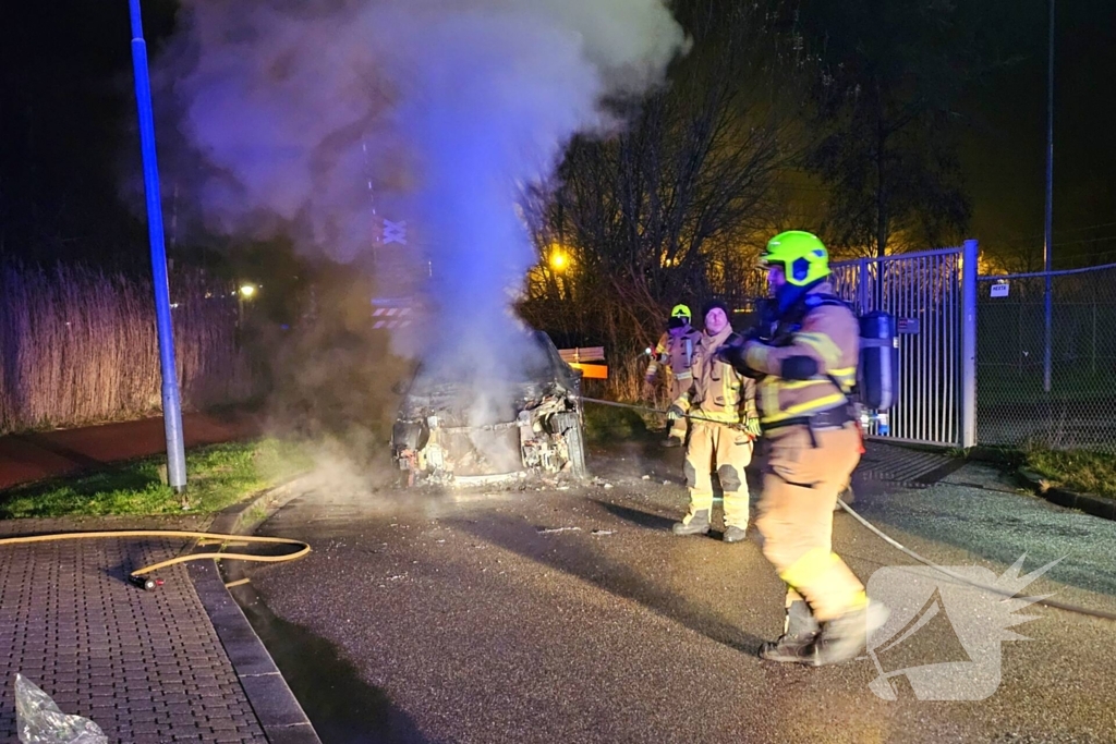 Auto verwoest door brand