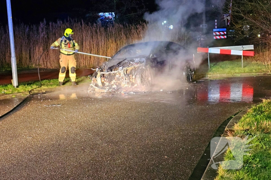 Auto verwoest door brand