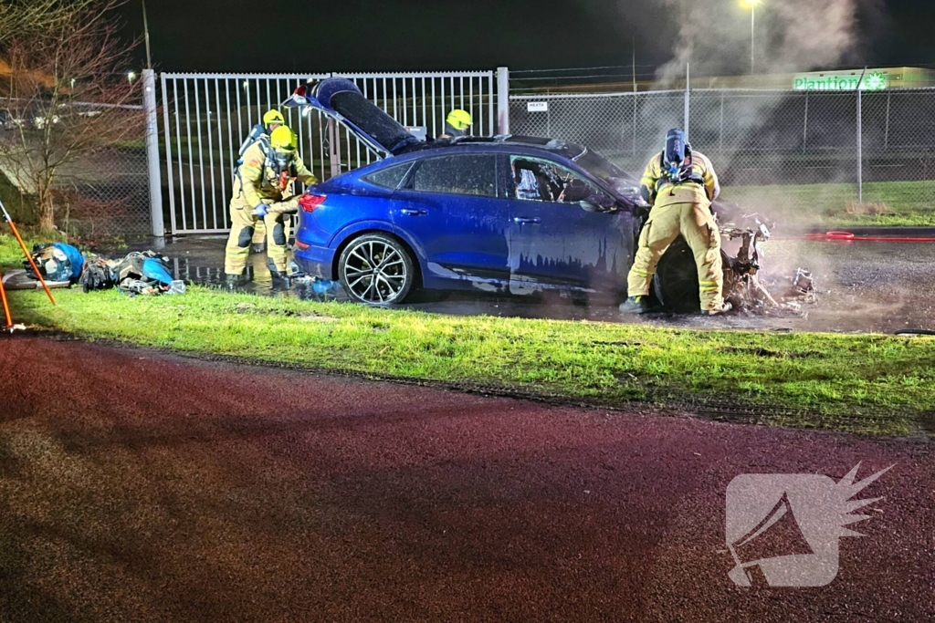 Auto verwoest door brand