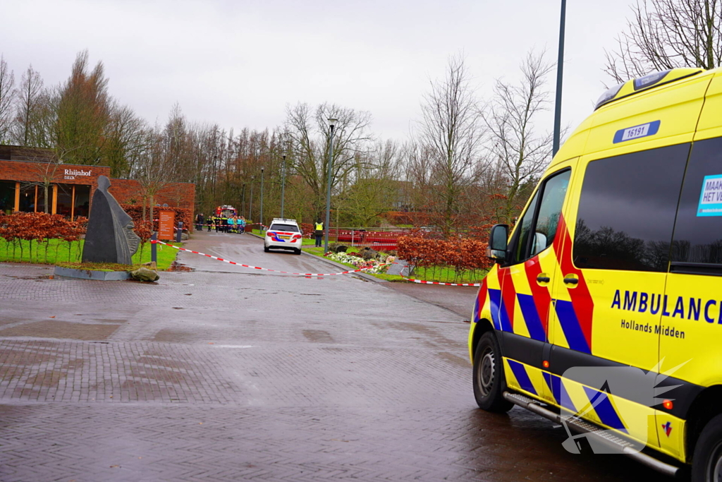 Overleden persoon aangetroffen bij begraafplaats