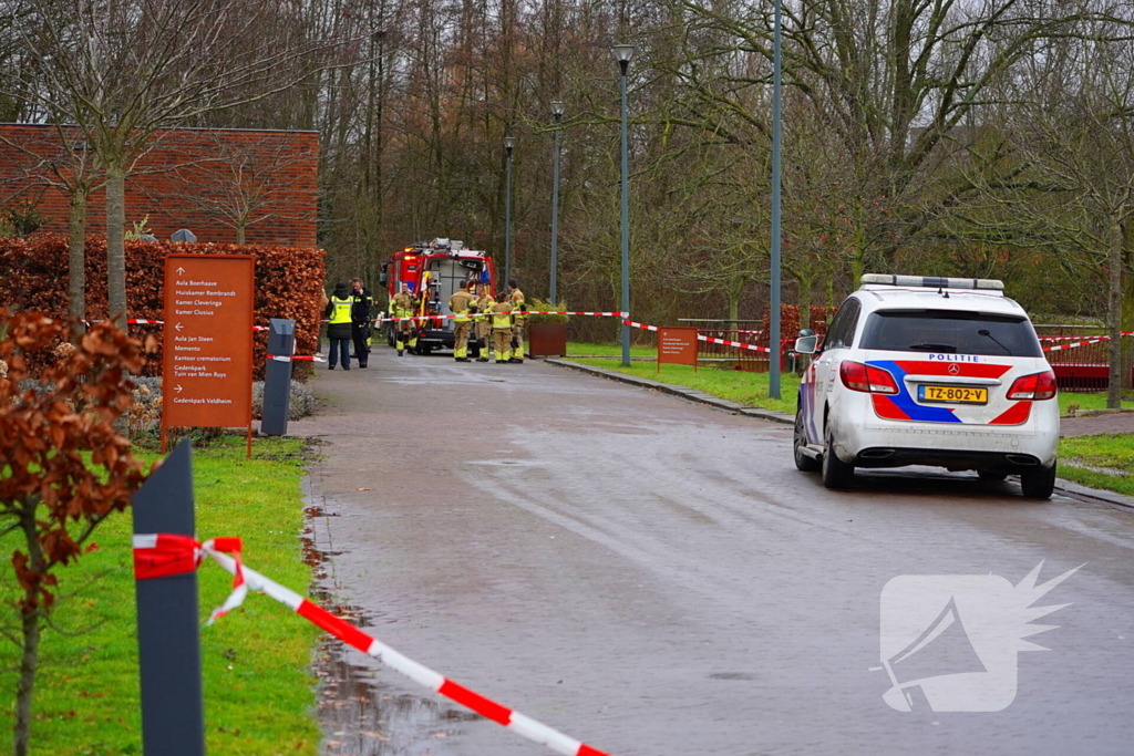 Overleden persoon aangetroffen bij begraafplaats