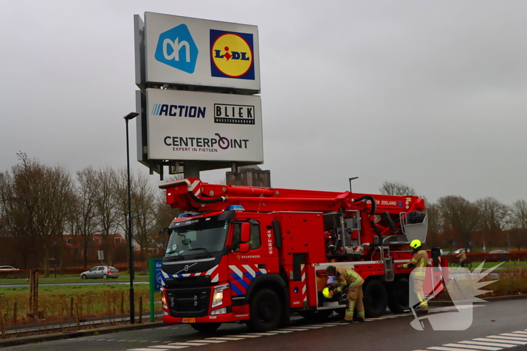 Storm veroorzaakt schade aan reclamezuil