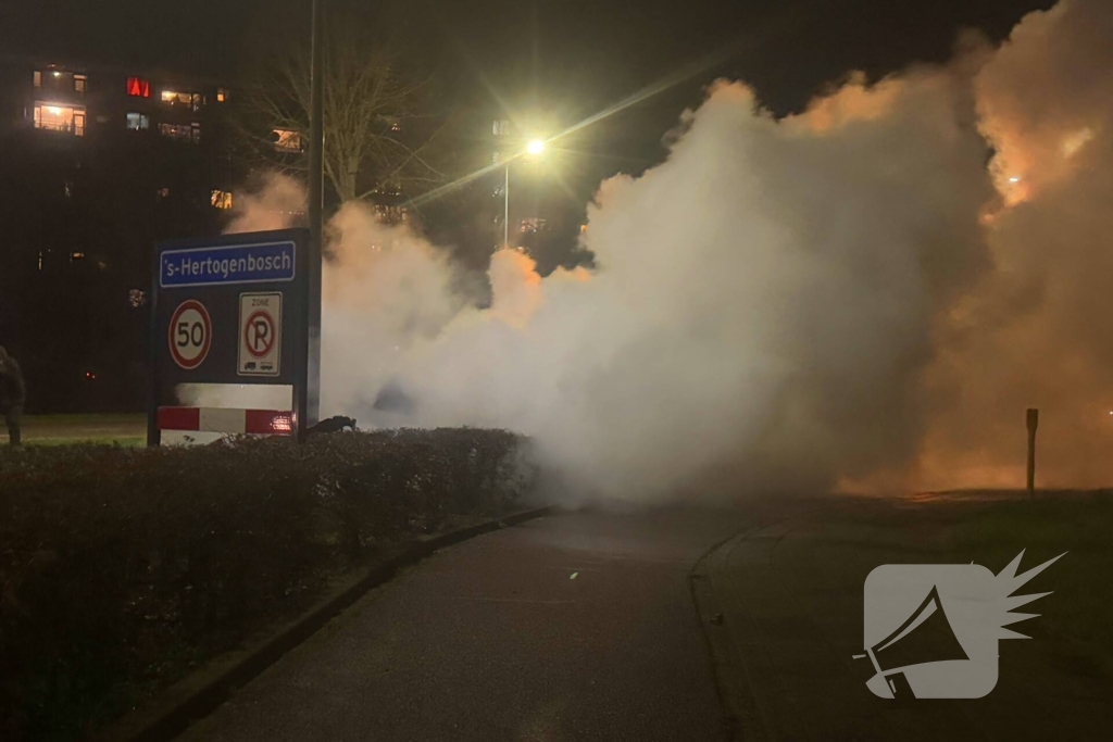 Brandweer ingezet voor autobrand