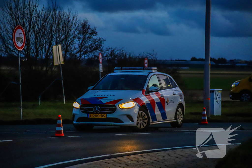 Aanrijding tussen twee voertuigen, veroorzaker rijdt door