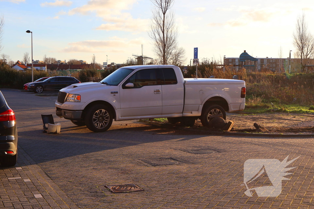 Ongeval met Ford F-150 veroorzaakt flinke schade