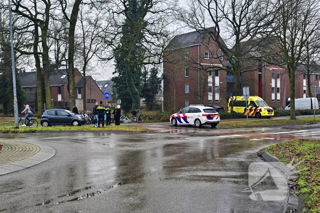 Fietser op rotonde aangereden