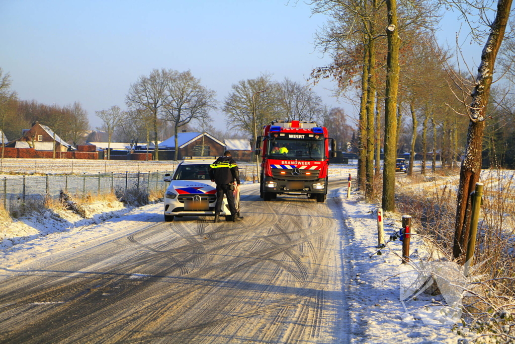 Meerdere automobilisten belanden in greppel door gladheid