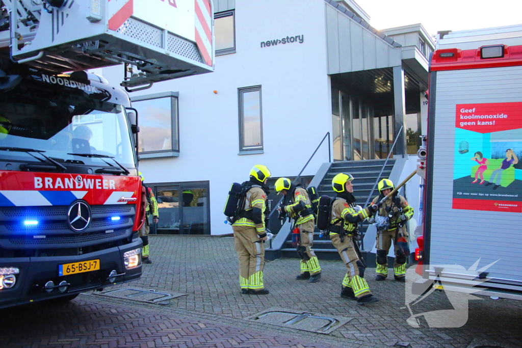 Veel rookontwikkeling bij brand in kantoorpand