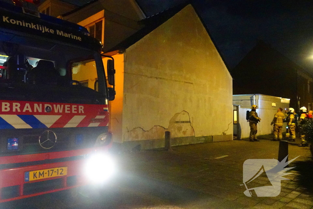 Brandalarm in woning, brandweer forceert deur