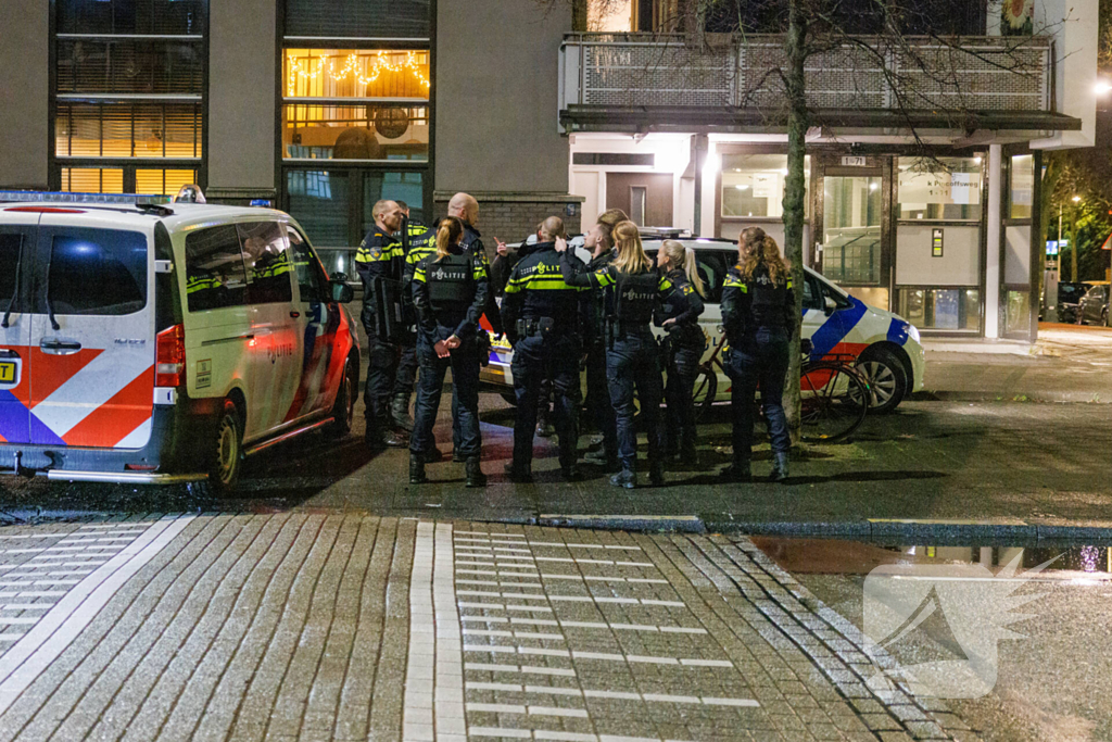 Woning doorzocht naar persoon met vuurwapen