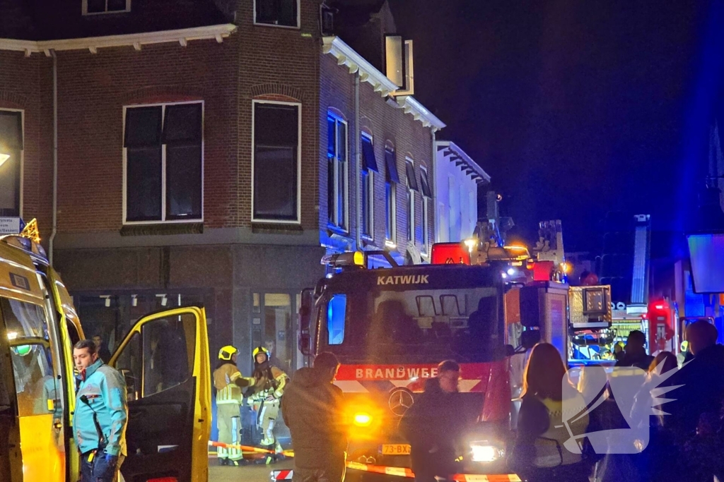 Brandweer ingezet voor grote brand in woning