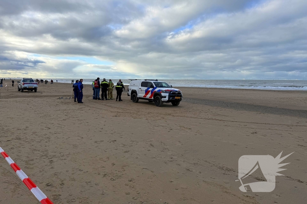 Vat met mogelijk chloorgas aangetroffen op strand