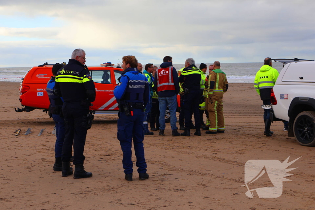 Vat met mogelijk chloorgas aangetroffen op strand