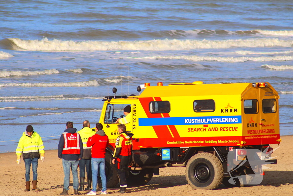 Vat met mogelijk chloorgas aangetroffen op strand