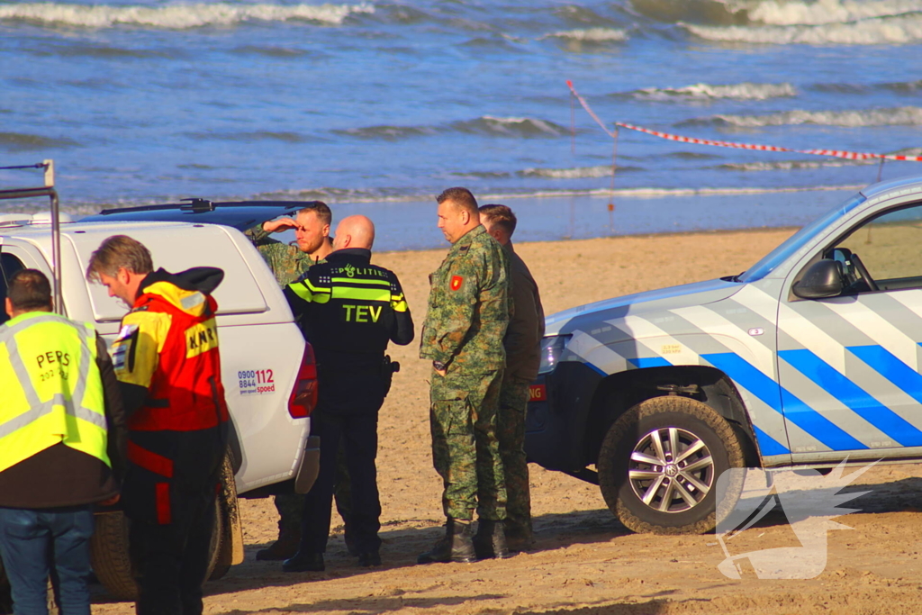 Vat met mogelijk chloorgas aangetroffen op strand