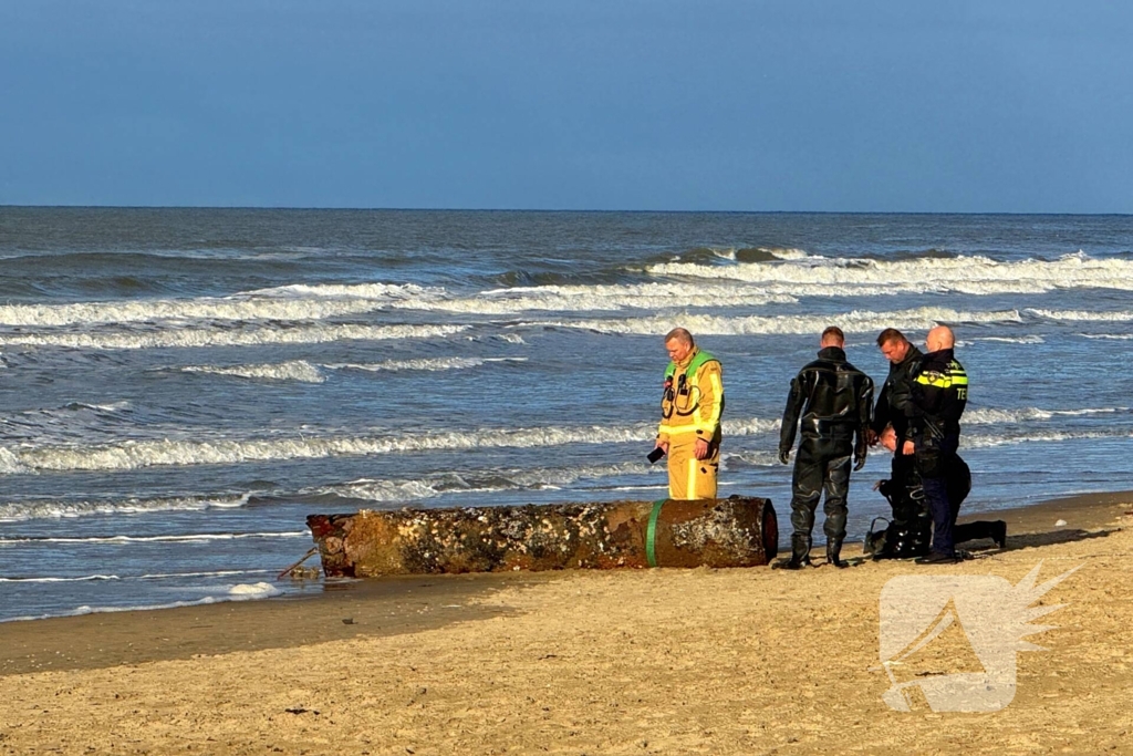 Vat met mogelijk chloorgas aangetroffen op strand