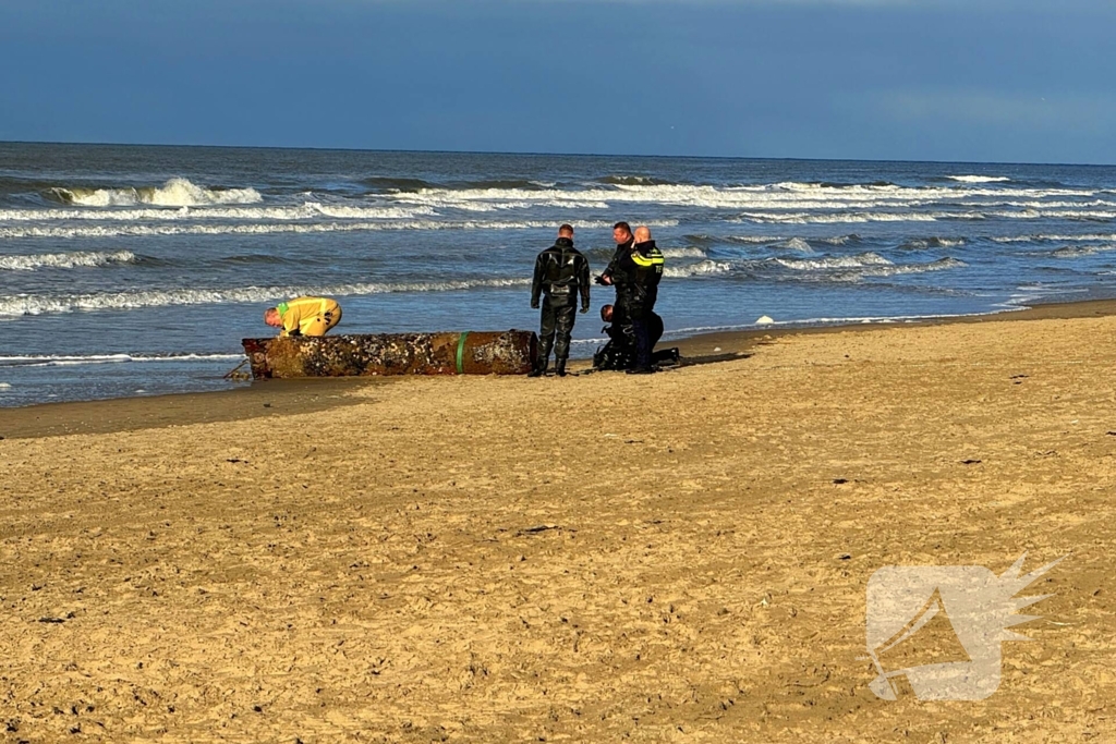 Vat met mogelijk chloorgas aangetroffen op strand