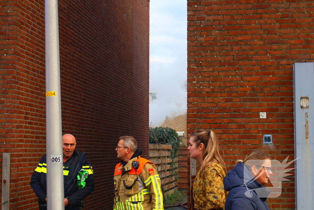 Veel rookontwikkeling bij brand in schuur