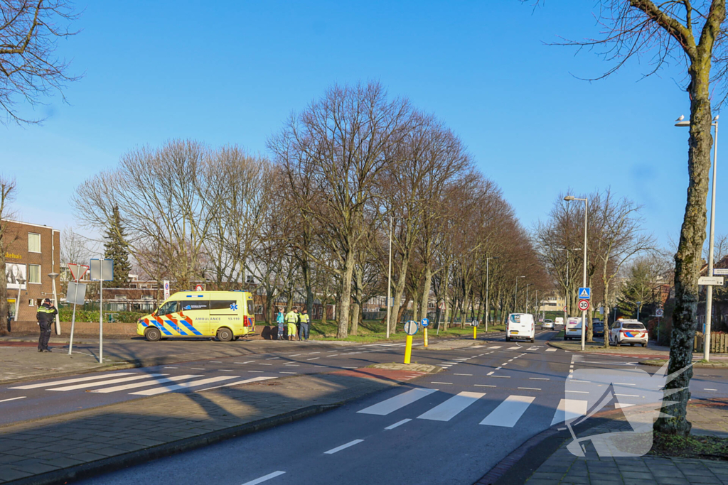 Vrouw aangereden door bestuurder van bestelauto