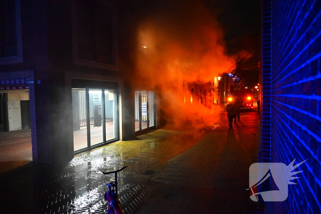 Fikse rookontwikkeling bij brand in flat