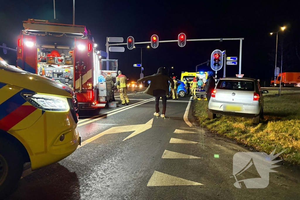 Meerdere gewonden bij flinke aanrijding