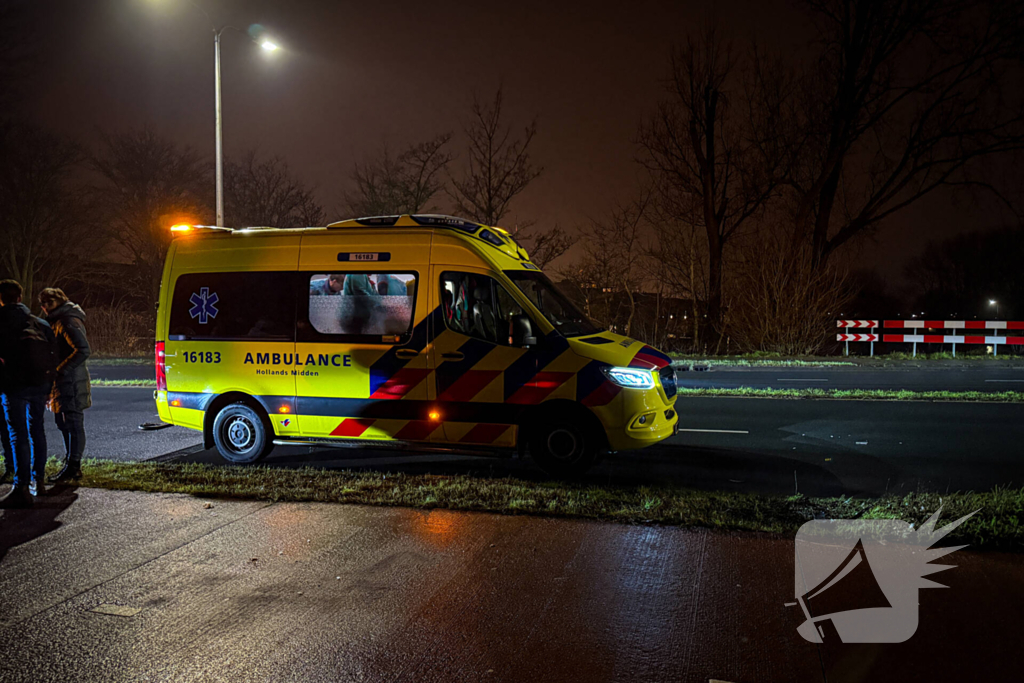 Scooterrijder komt ten val bij aanrijding