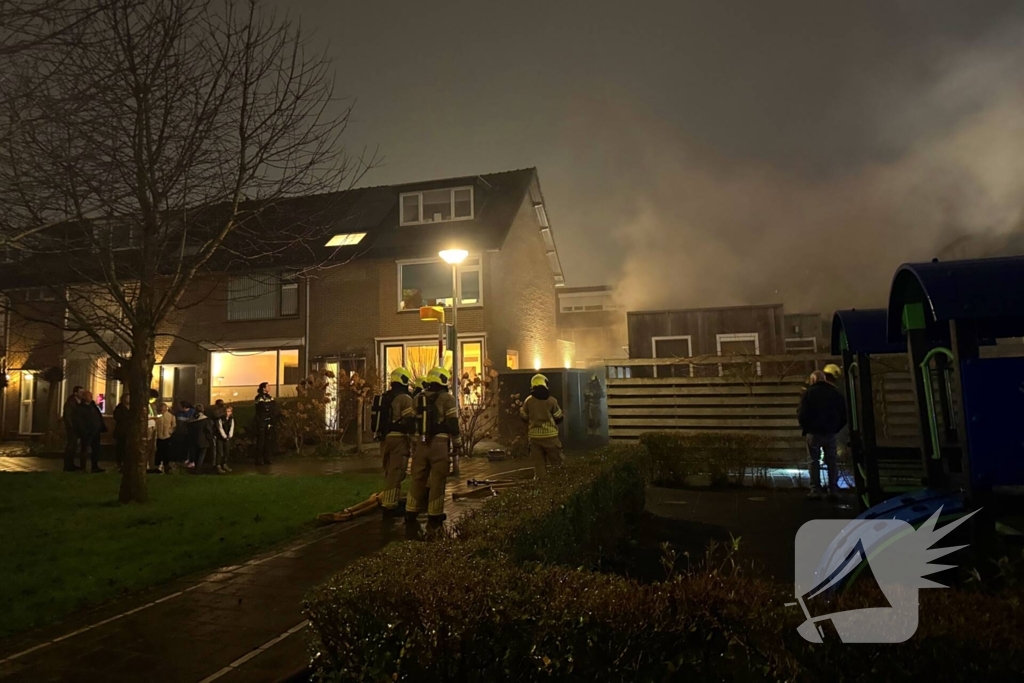 Brandweer schaalt op voor brand in schuur