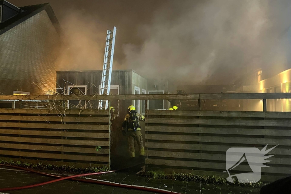 Brandweer schaalt op voor brand in schuur