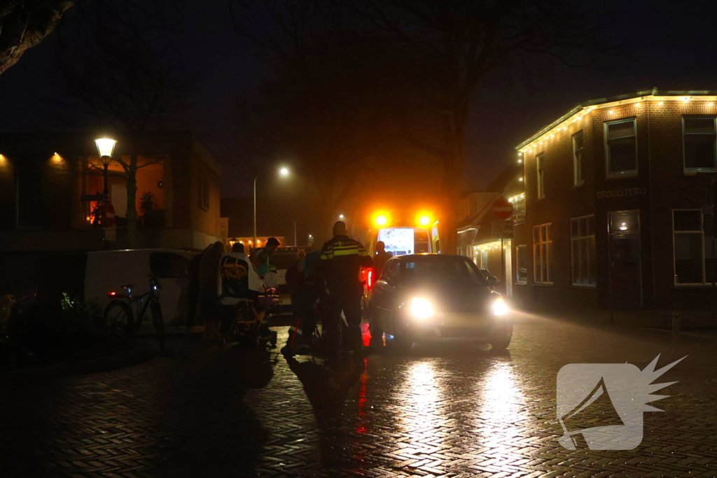 Fietser gewond naar ziekenhuis bij aanrijding met automobilist