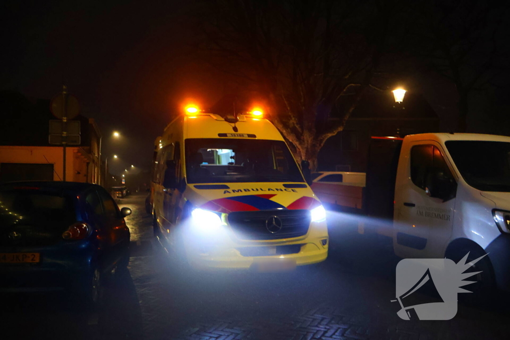 Fietser gewond naar ziekenhuis bij aanrijding met automobilist